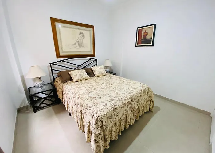 Apto de um dorm centro Pitangueiras Guarujá